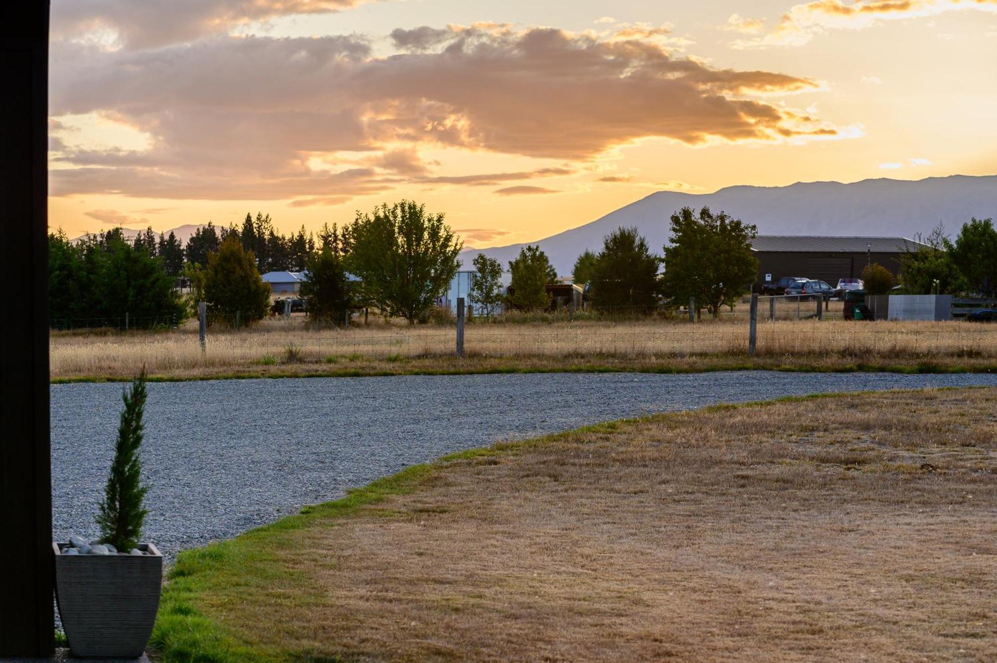 31 On Boundary Villa Twizel Exterior photo